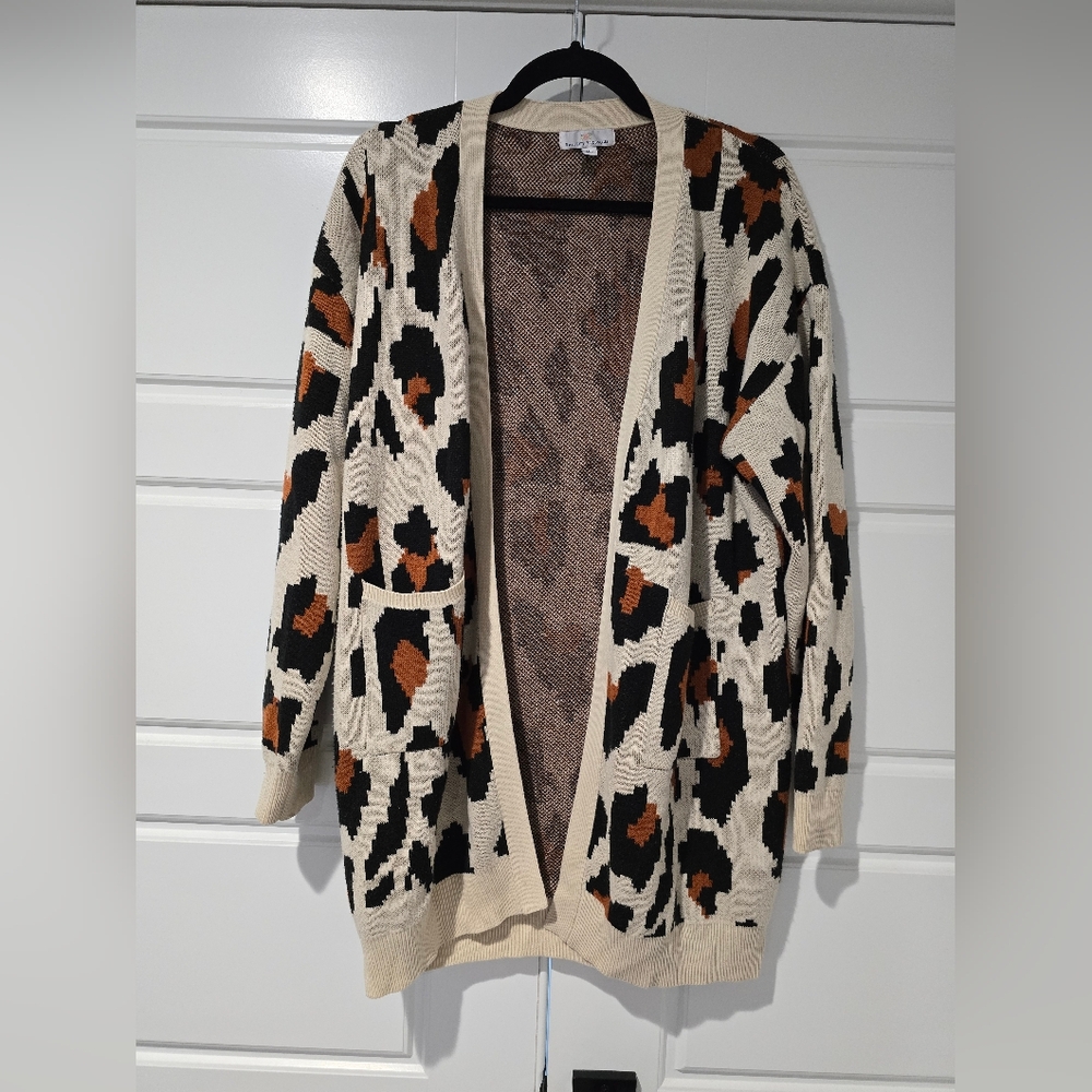 🐆 Bailey’s Blossoms Leopard Knit Cardigan – M/L
